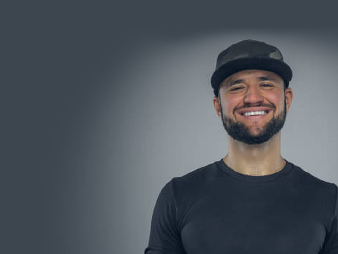 men-laser-cap-header-tablet